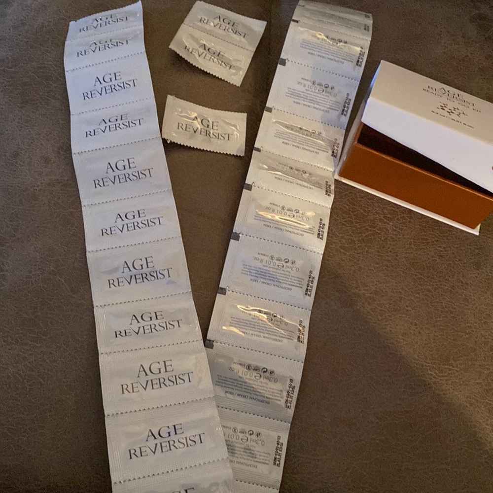 Age Reversist EXCEPTIONAL CREAM in a “ready to go kit” from FARASI
